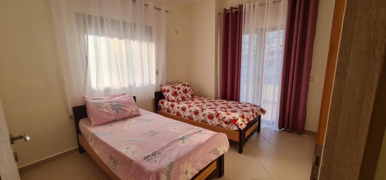 Saranda City Center & Beach Apartament 2 Bed Room Esterno foto