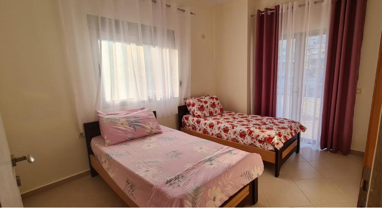 Saranda City Center & Beach Apartament 2 Bed Room Esterno foto