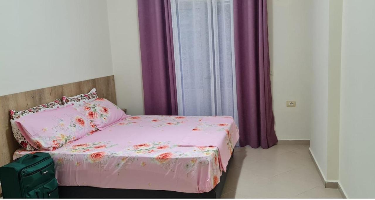 Saranda City Center & Beach Apartament 2 Bed Room Esterno foto
